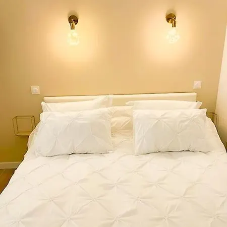Lovicea Balneo Suite, 200m アパート