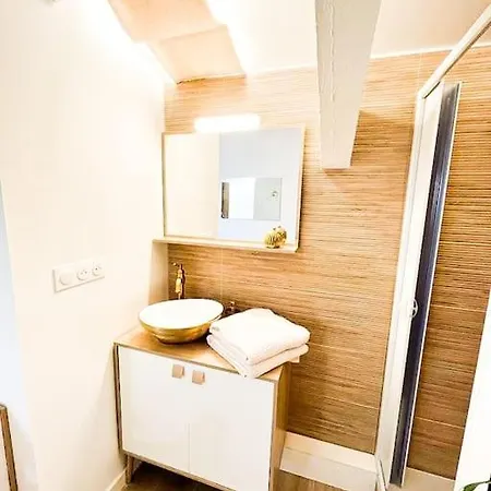Lovicea Balneo Suite, 200m アパート Le Grau-dʼAgde