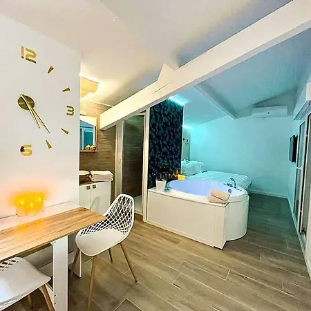 Lovicea Balneo Suite, 200m * Le Grau-dʼAgde